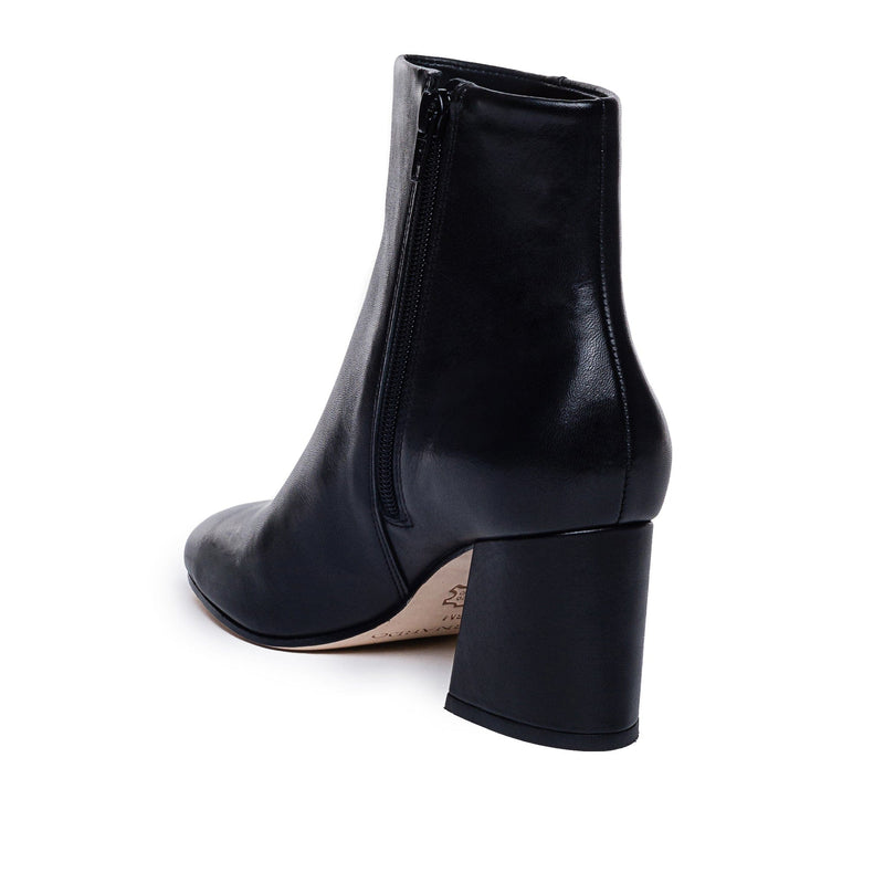 Botins Bernardo Nola Feminino Pretas | IQX221UA